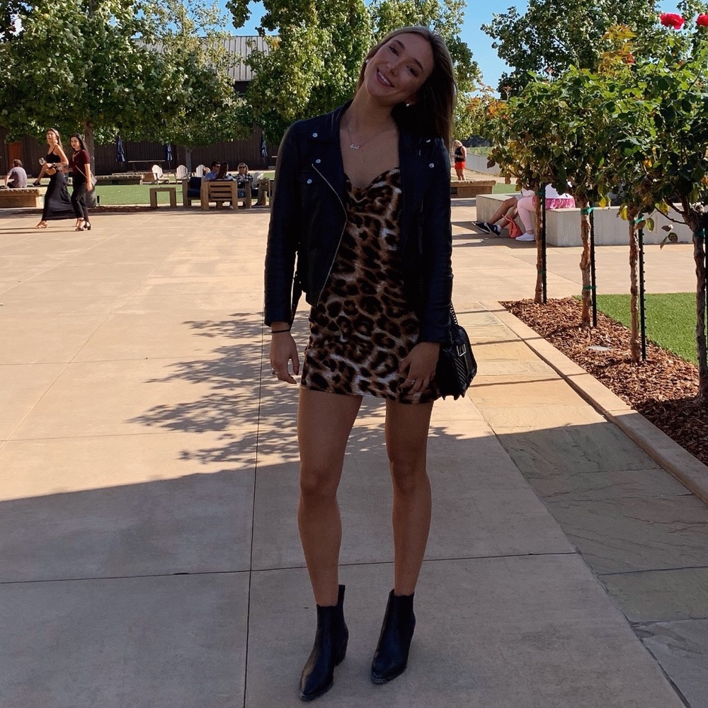 Meet your Posher, Isabel